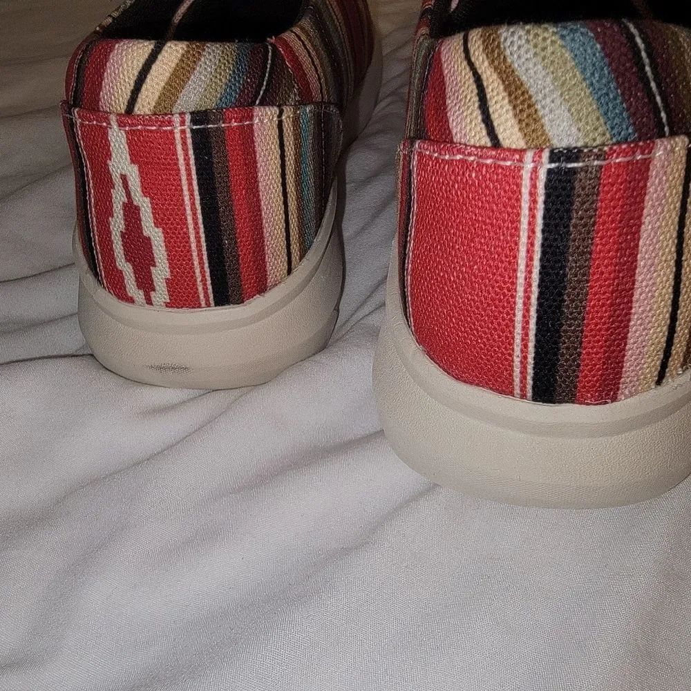 🆕️🤠Ariat: Women’s Hilo Pastel Serape Shoe, Sz 11 - Picture 9 of 11